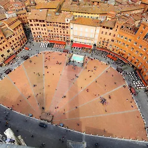  Appartement Stilmoderno In Siena's Historic Center, Just Steps From Piazza Del Campo Italie